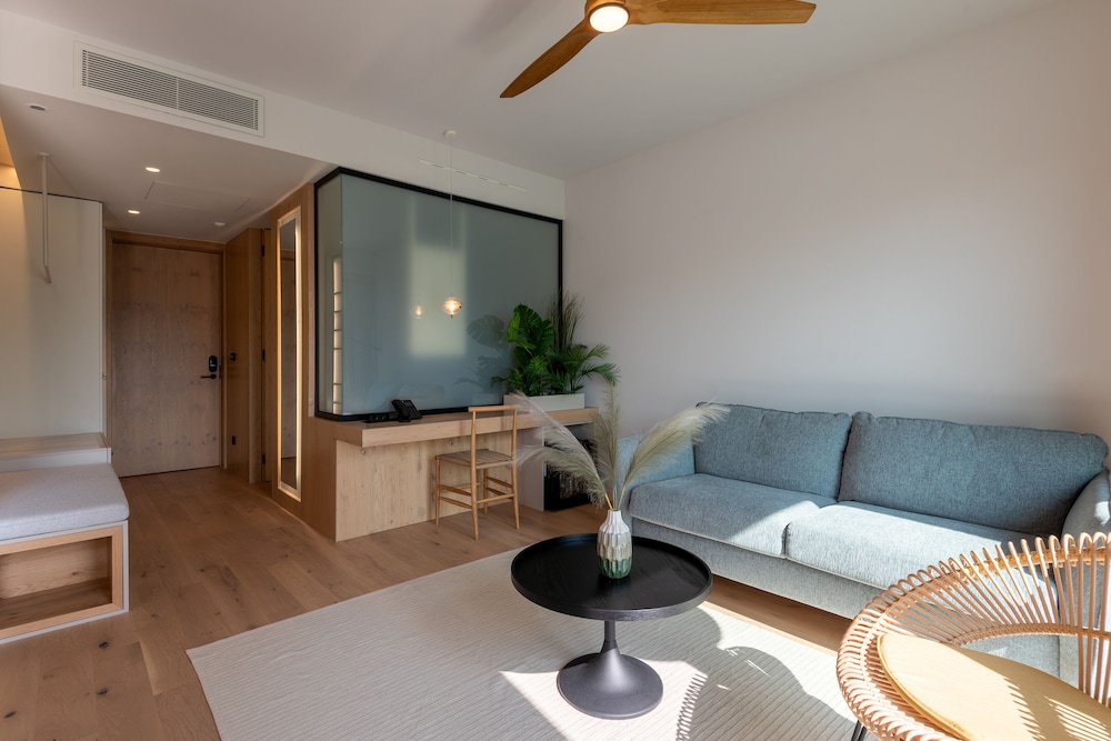 Luxury Suite photo 3