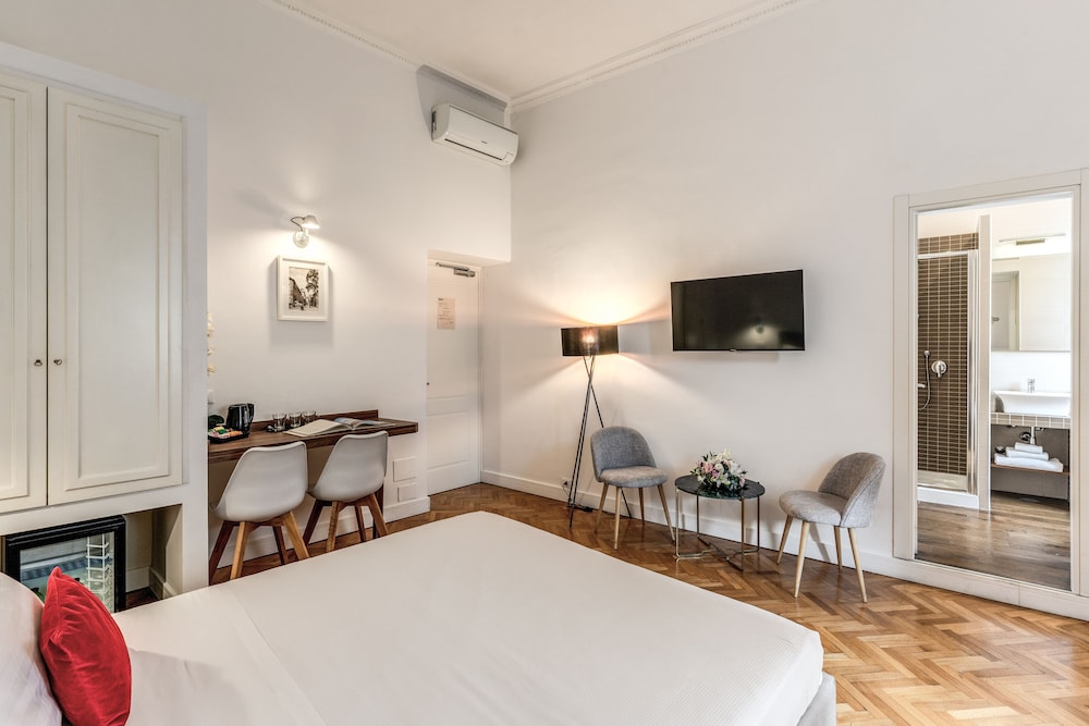 Deluxe Triple Room photo 2
