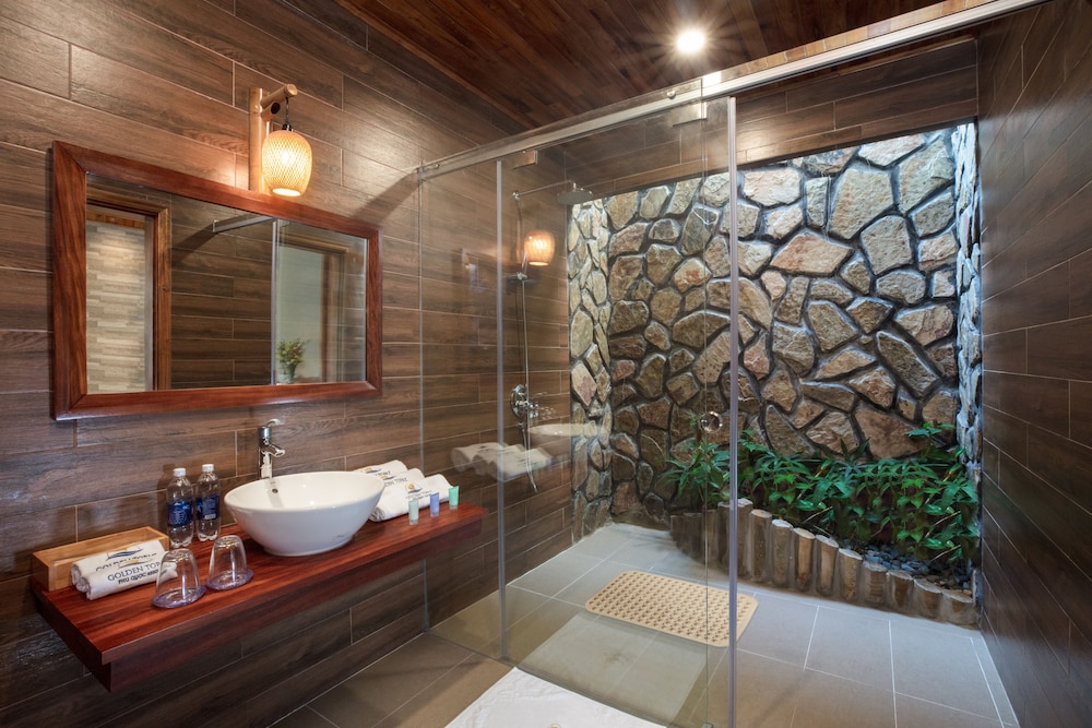 Deluxe Room, 2 Double Beds, Pool View photo 2