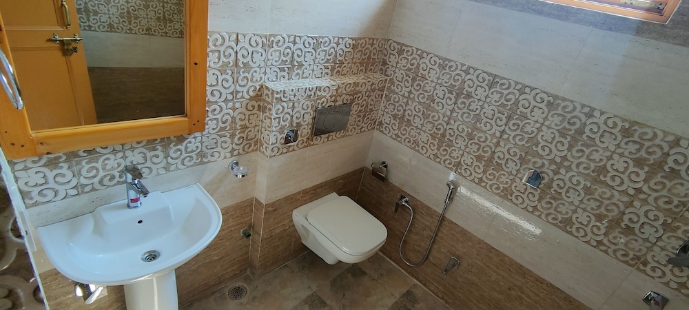 Deluxe Shared Dormitory photo 2