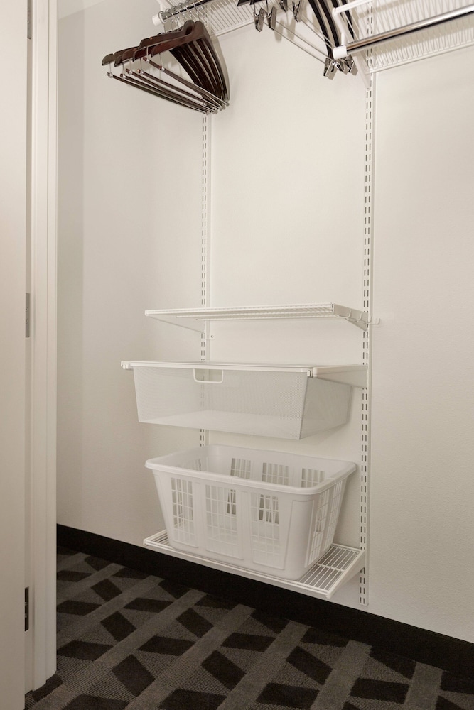 Suite, 1 Bedroom - Photo 4