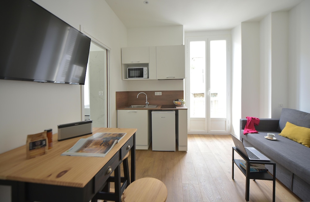 Basic Studio, Non Smoking, Kitchenette
