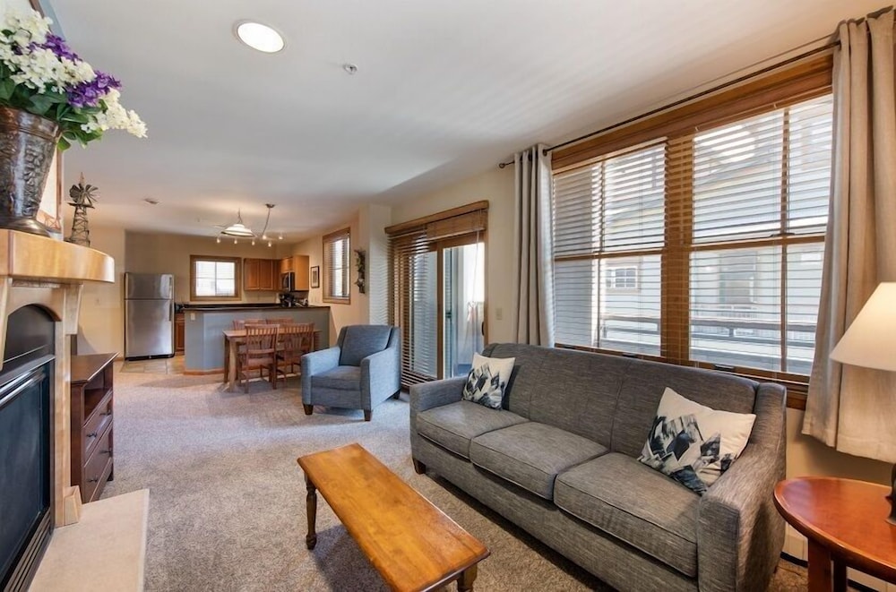 Condo, 1 Bedroom photo 1