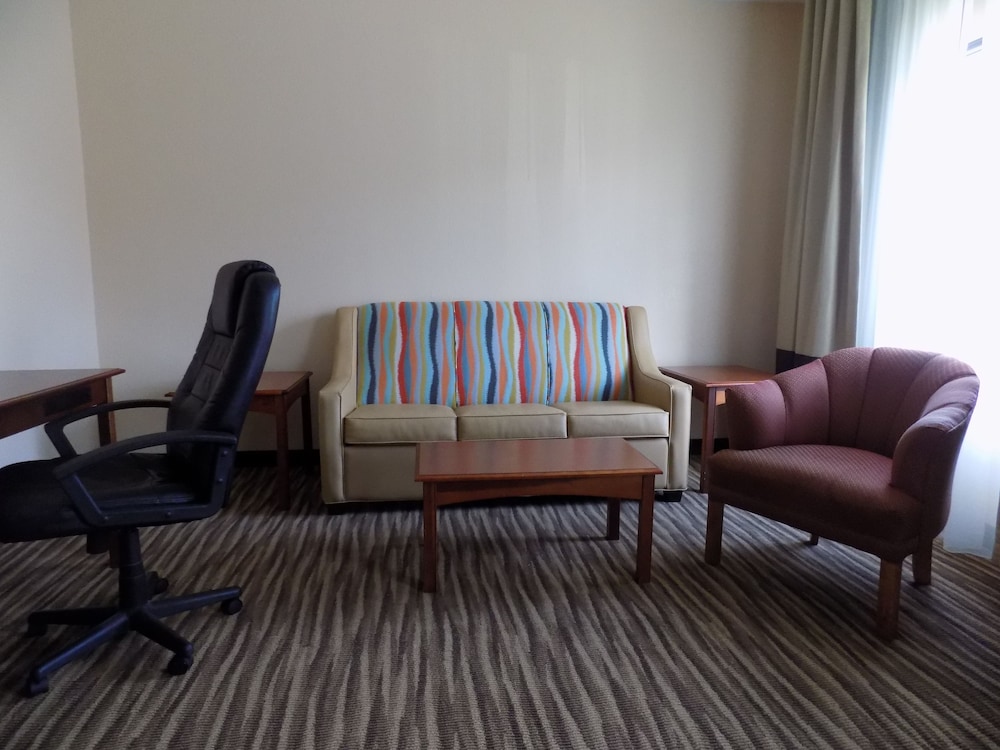 Suite, 2 Queen Beds, Microwave photo 2