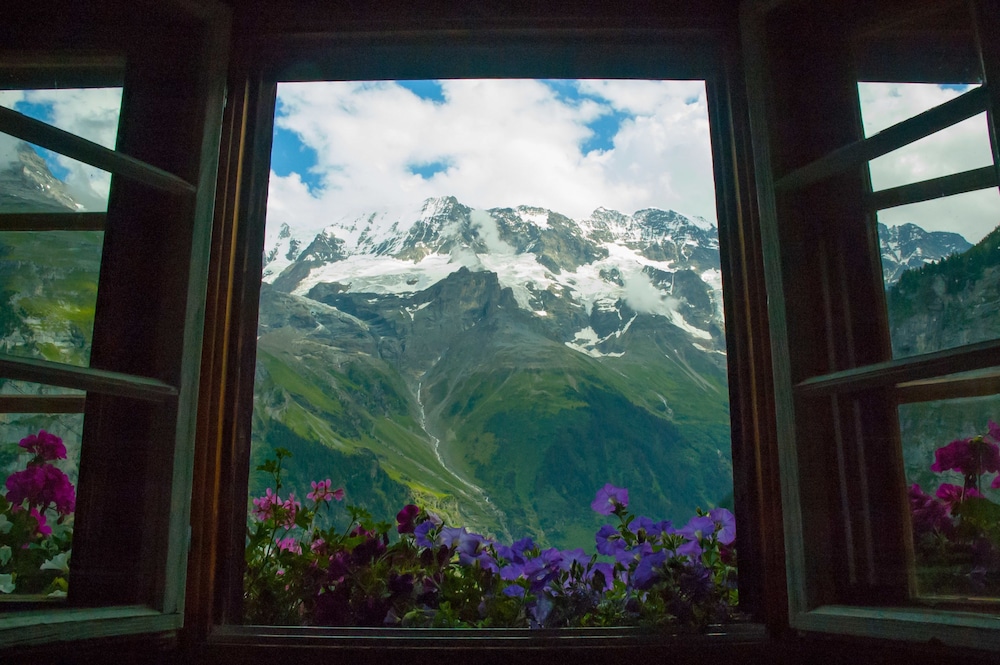 Shared Dormitory, Men only, Mountain View photo 3