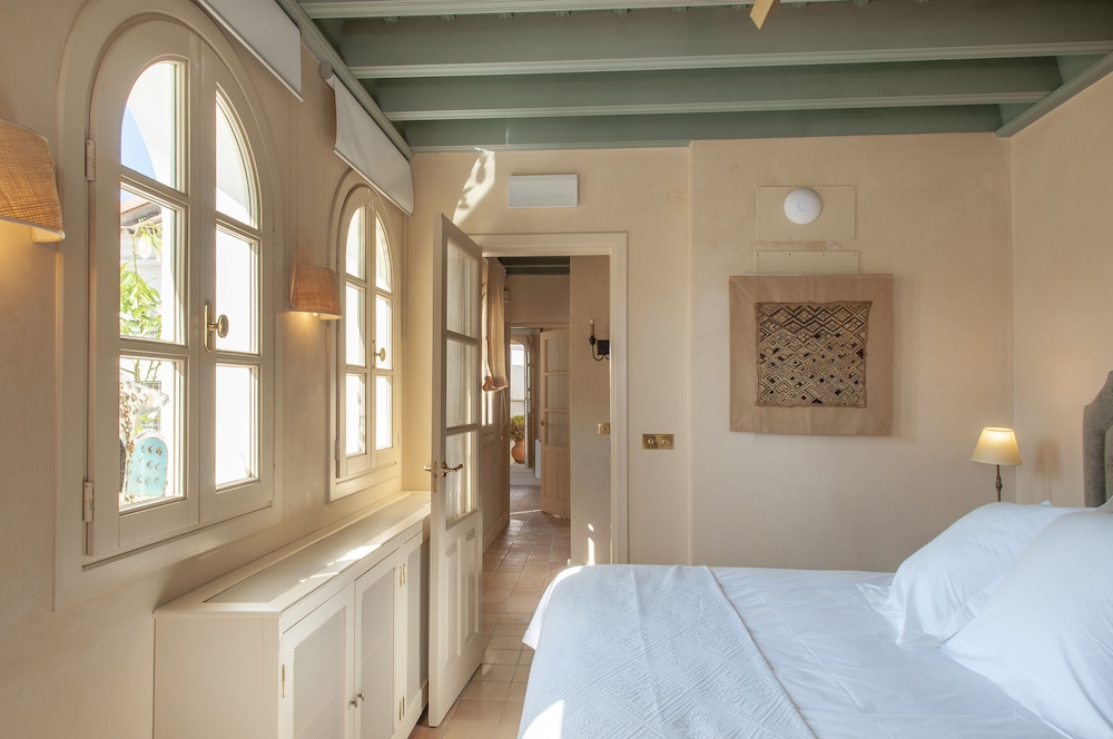 Penthouse, 1 King Bed, Non Smoking, City View