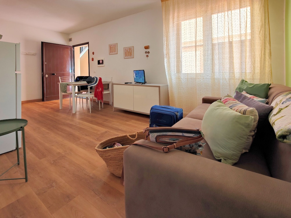 Classic Apartment, 1 Bedroom, Garden View, Ground Floor photo 2