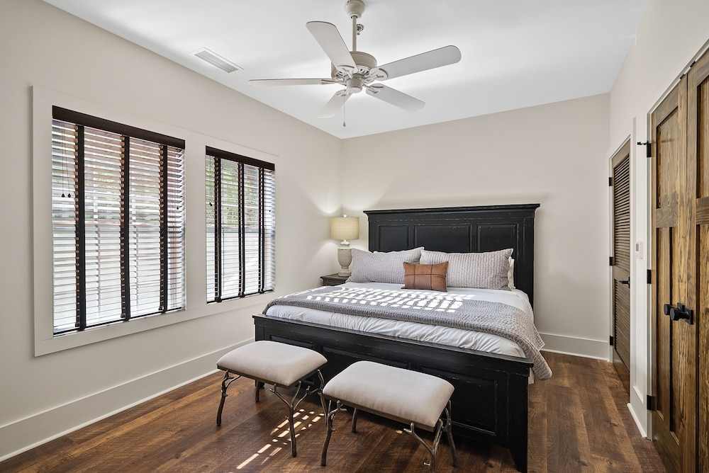 King Suite Small