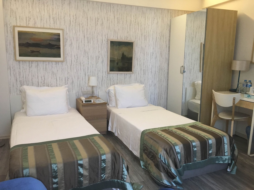 Economy Twin Room (Single Use) photo 2