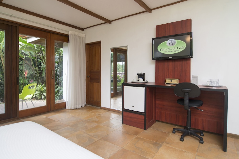 Deluxe Room (Private Garden) photo 3