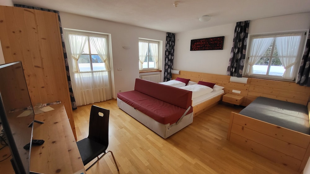 Panoramic Quadruple Room photo 1