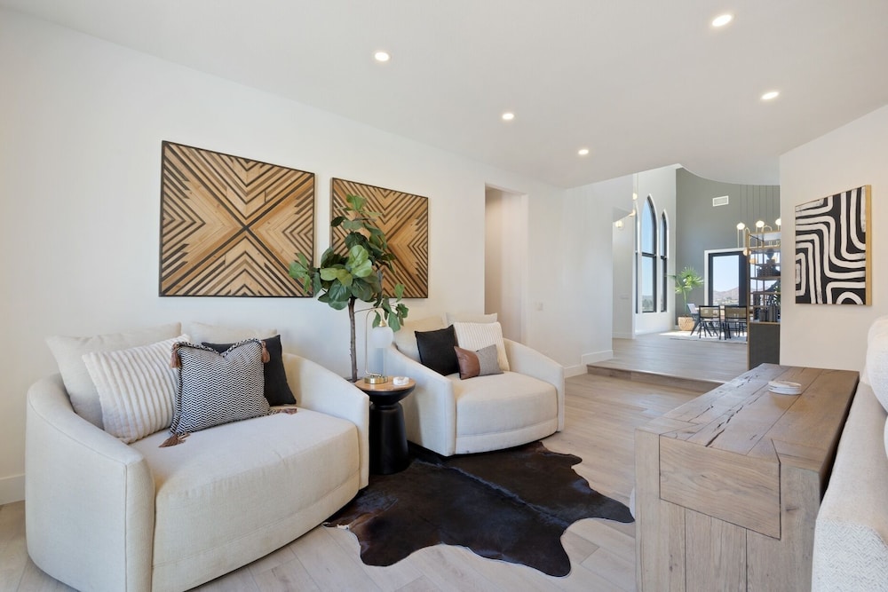 House, 5 Bedrooms photo 1