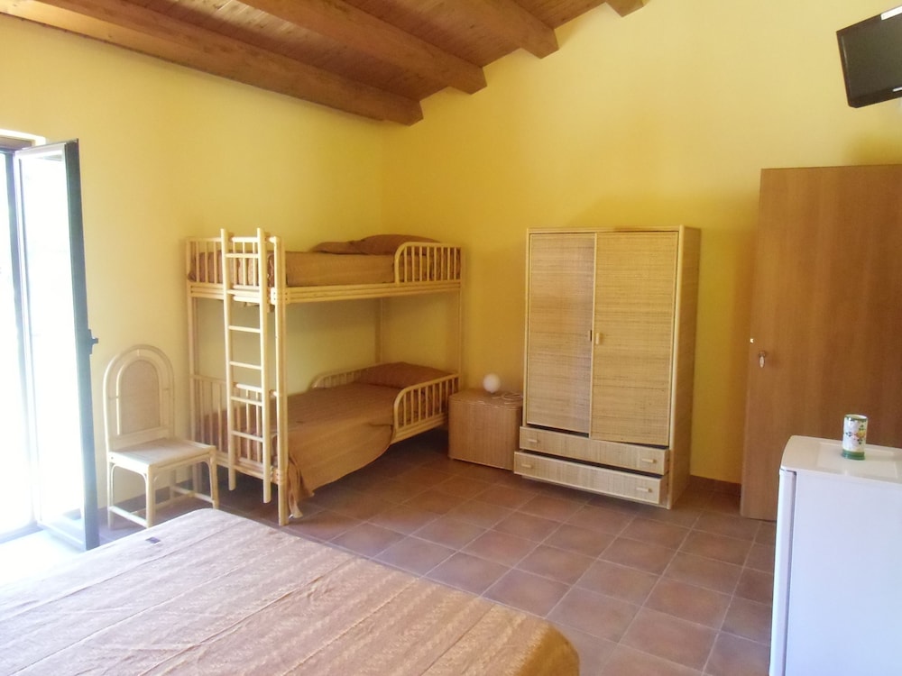 Quadruple Room, Balcony, Garden View photo 1