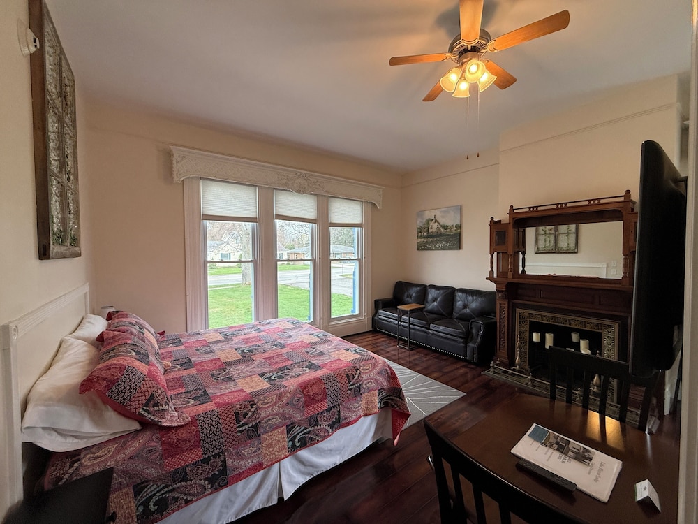 Suite #1 photo 2