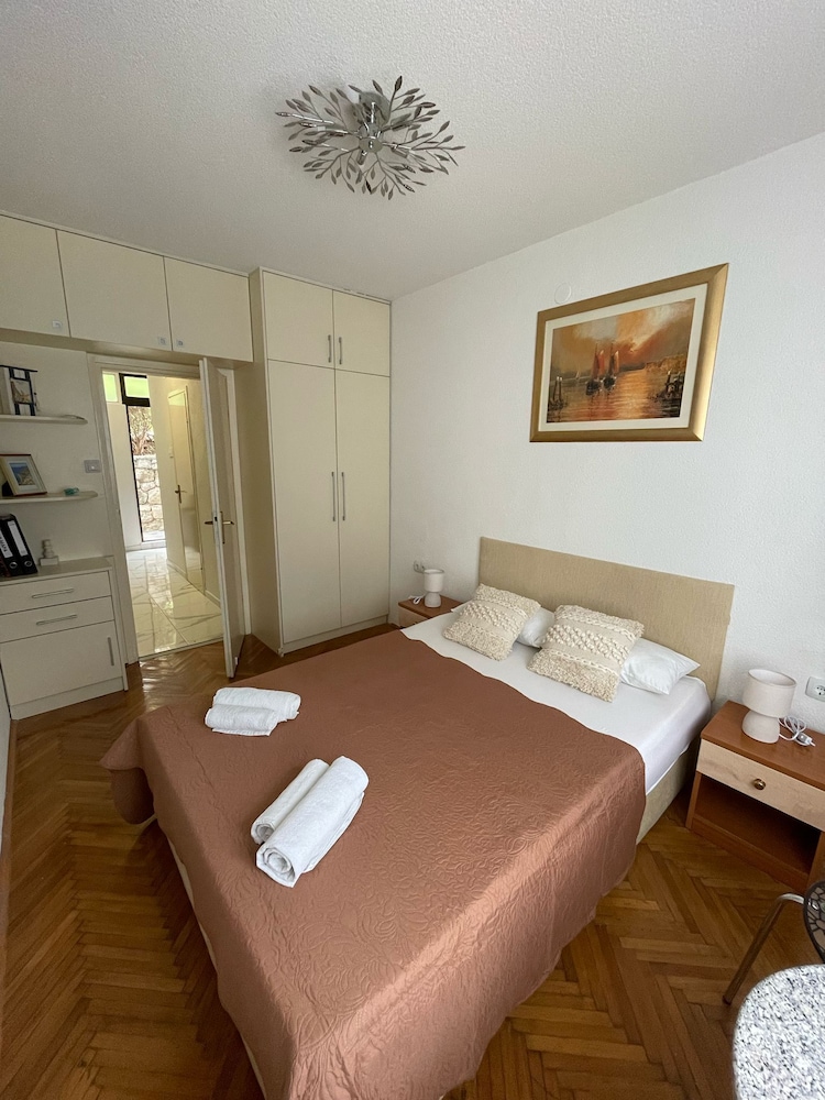 Apartment (A1)