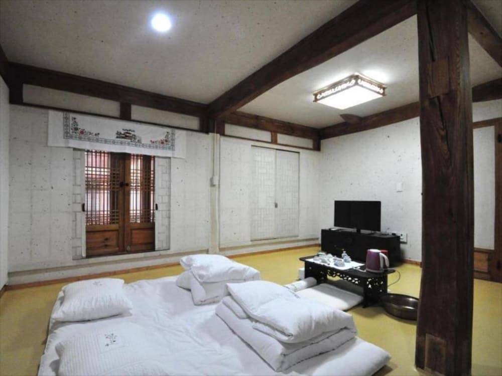 Room (Ondol C) - Photo 1