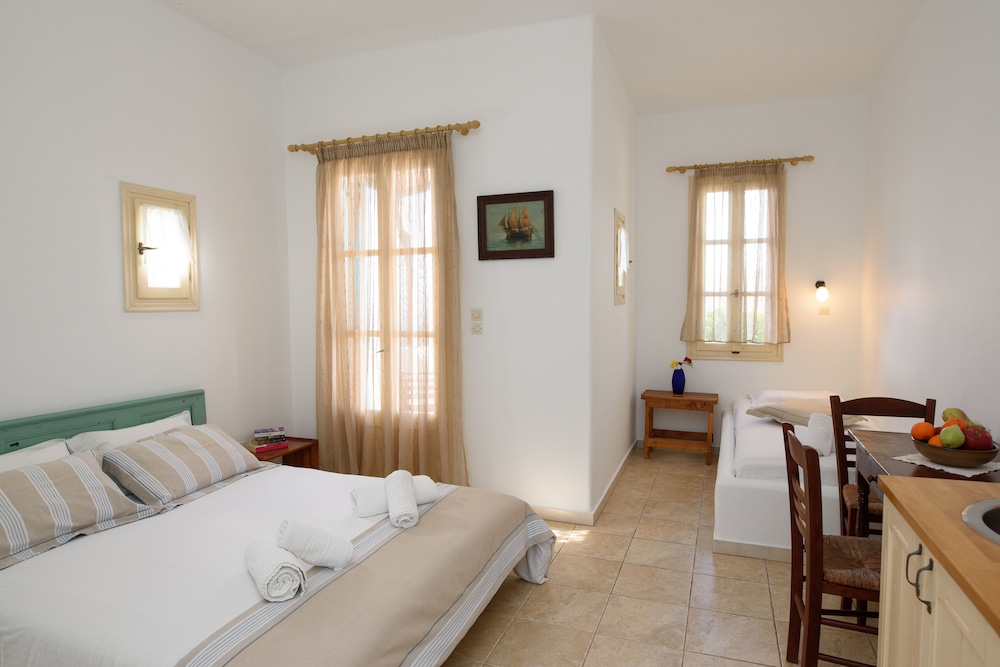 Traditional Studio, Sea View photo 1
