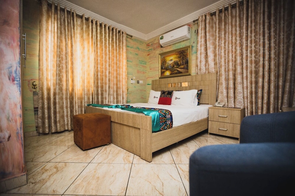 Deluxe Double Room, 1 Queen Bed, Courtyard Area