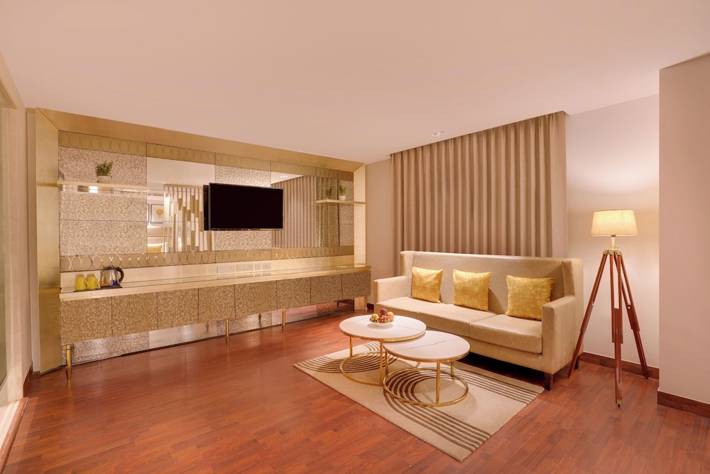 Studio Suite - Photo 2