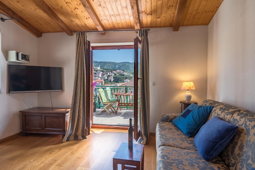 Luxury Apartment (Skrapin)