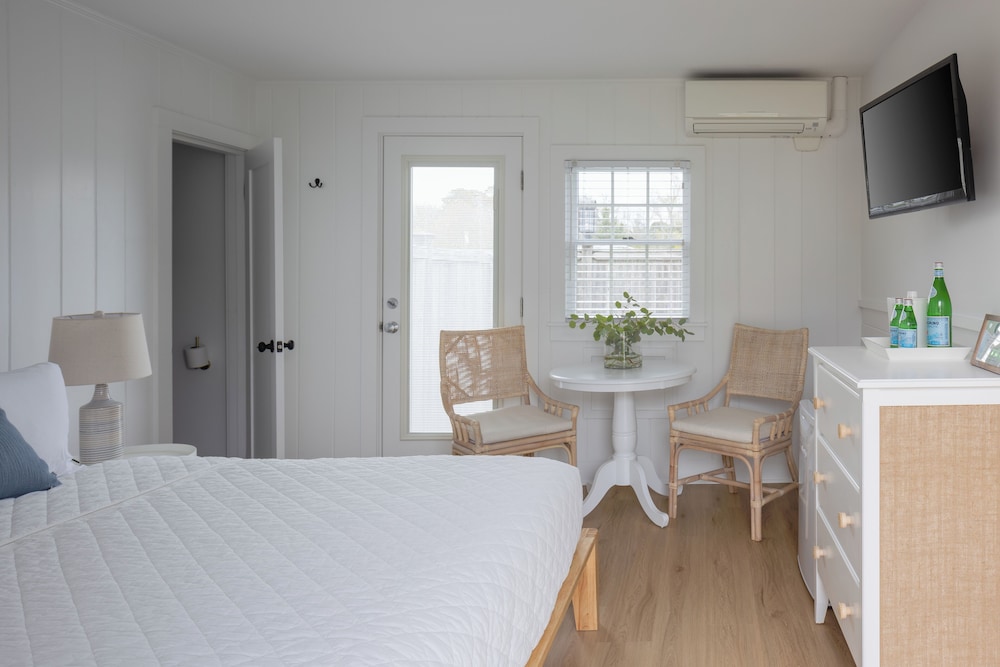 Double Room, 1 Queen Bed, Courtyard View, Ground Floor