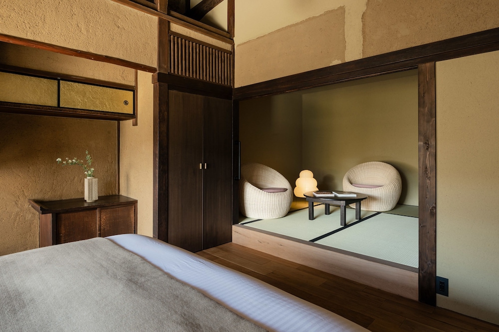Deluxe Double Room, 1 King Bed photo 3