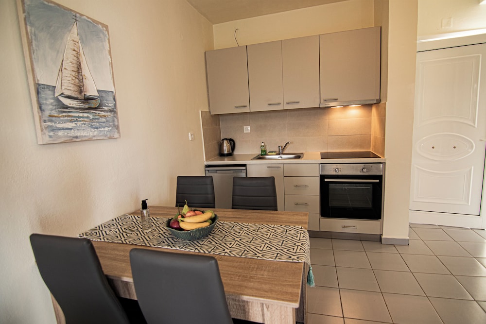 Superior Apartment, Sea View (4 persons) thumbnail 6