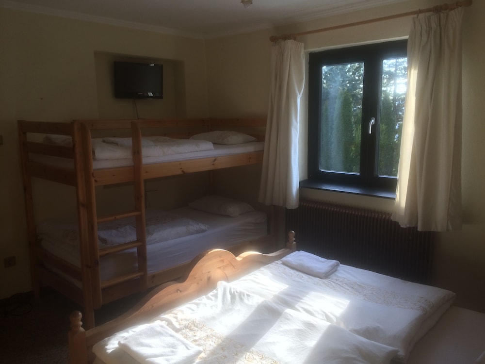 Economy Quadruple Room, 1 Bedroom photo 1