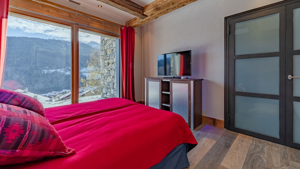 Luxury Chalet, 4 Bedrooms, Balcony, Mountain View photo 3