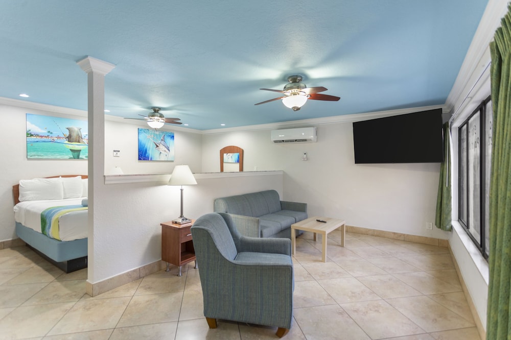 Superior Efficiency Suite: 2 Double Beds in 1 Bedroom and 1 Sleeper Sofa - Photo 1