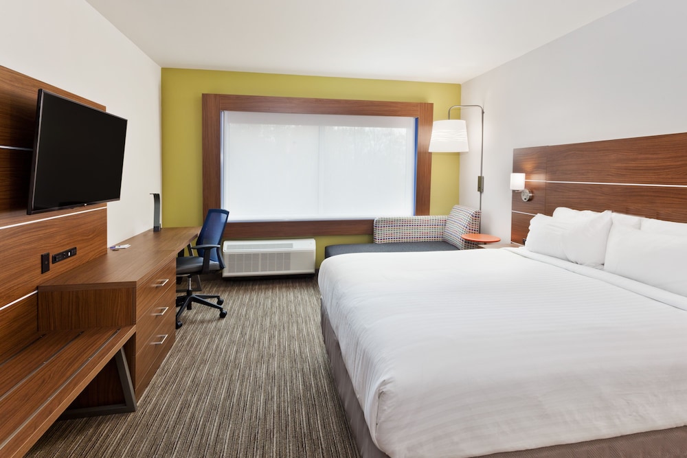 Suite, 1 King Bed with Sofa bed, Accessible (Comm Access) photo 2