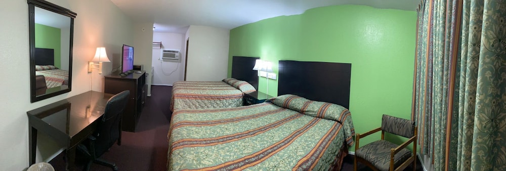 Standard Single Room, 1 King Bed, Smoking photo 2