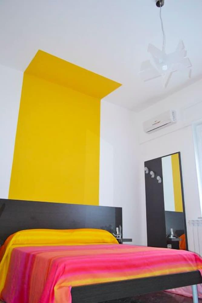 Standard Double Room (Orange) photo 1