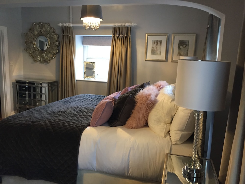Luxury Double Room, 1 King Bed, City View (Priory View) photo 2
