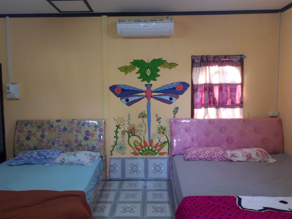 Twin Room, 2 Queen Beds photo 1