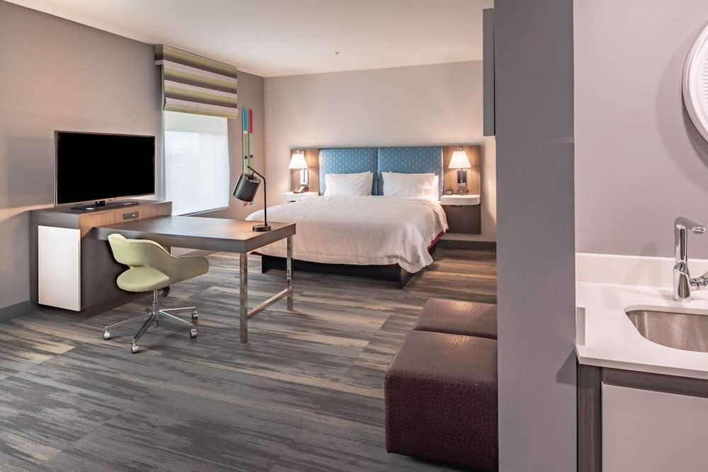 Suite, 1 King Bed, Accessible, Refrigerator & Microwave (Hearing) photo 1
