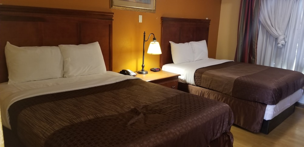 Deluxe Room, 1 King Bed, Non Smoking photo 1