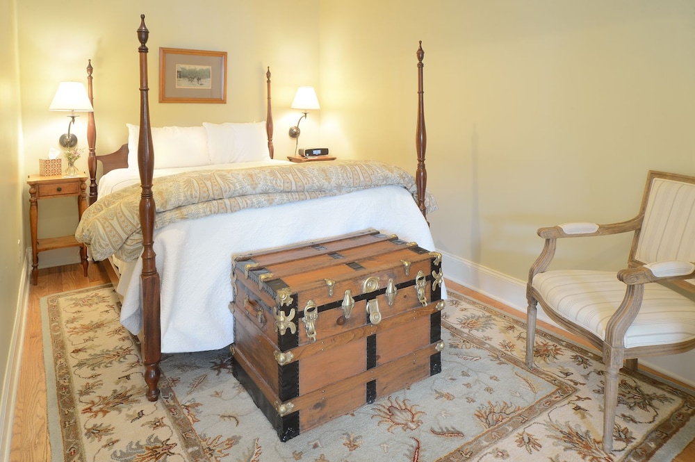 Suite, 1 Queen Bed, Non Smoking (Spring Water Suite) photo 3