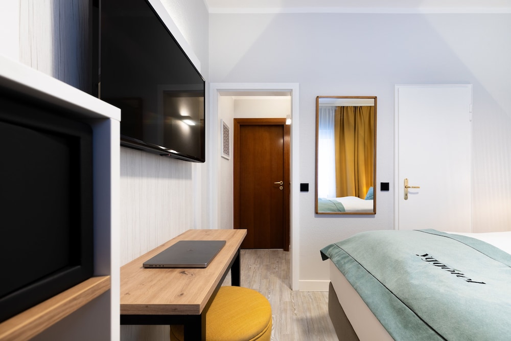 Economy Double Room photo 2