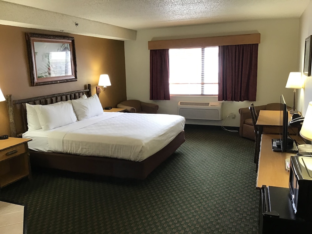 Luxury Suite, 1 King Bed, Non Smoking photo 3