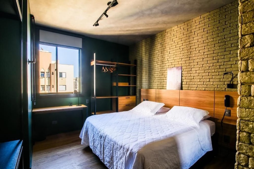 Comfort Studio Suite, Jetted Tub, City View photo 3