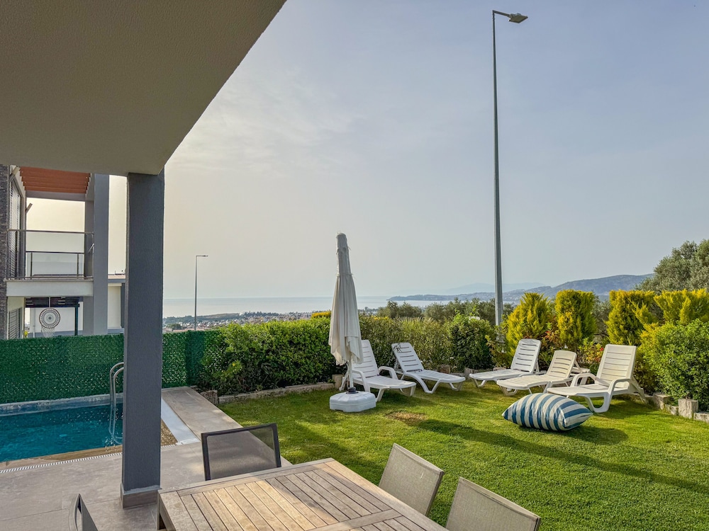 Villa photo 3