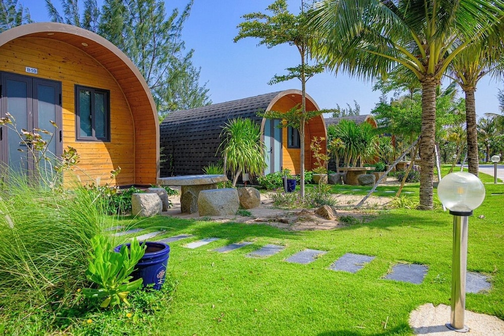 Bungalow, Pool View photo 2