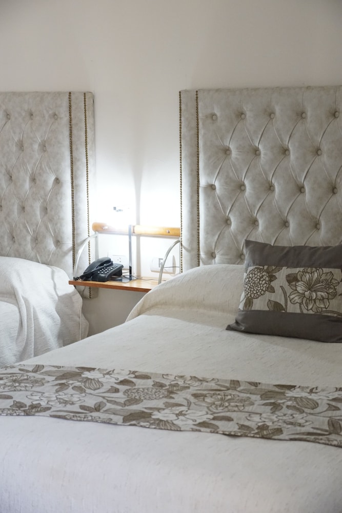 Junior Double Room, 2 Queen Beds photo 2