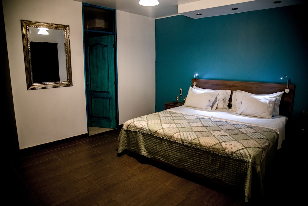 Junior Suite, 1 King Bed, Non Smoking