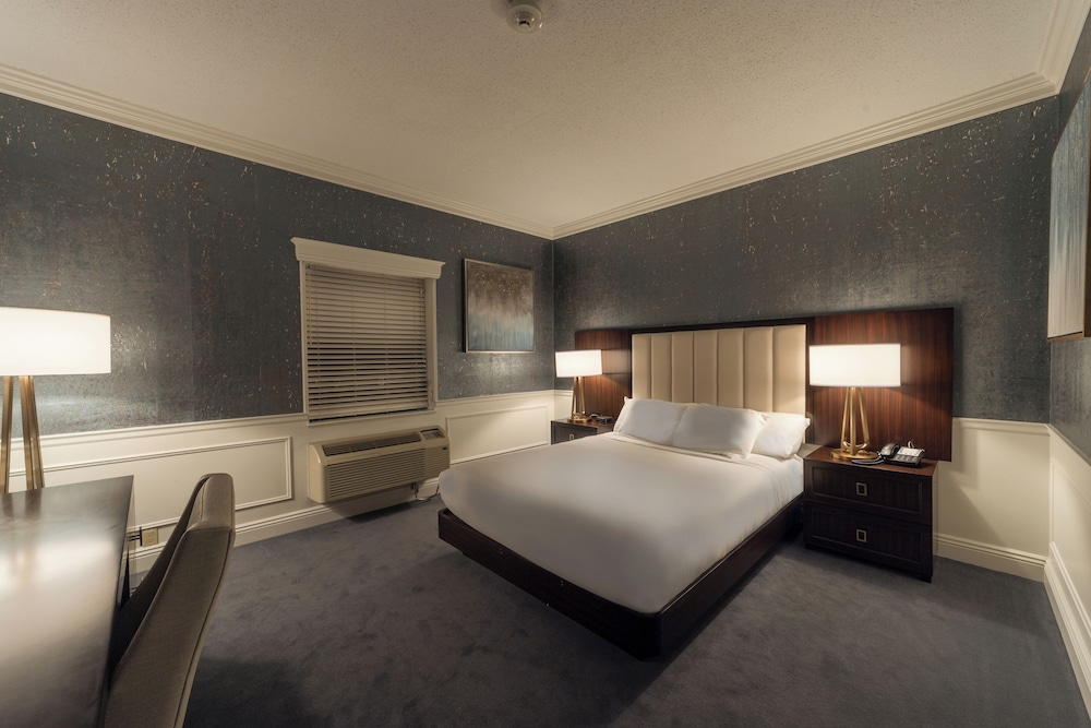 Luxury Room, 1 Queen Bed, Accessible