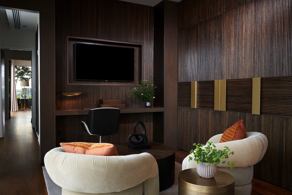 Studio Suite, 1 King Bed, Terrace