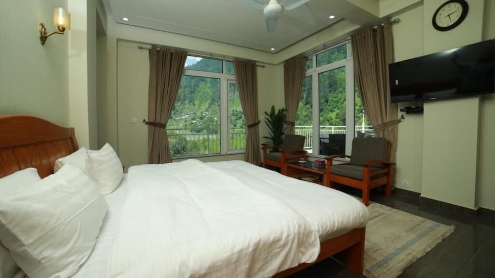 Deluxe Double Room photo 3