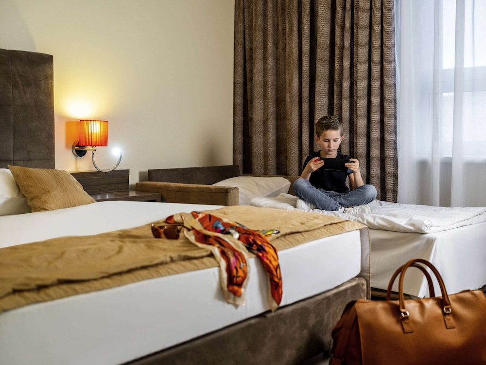 Privilege, Room, 1 Queen Bed