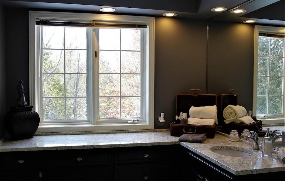 Premium Single Room, Private Bathroom, Garden View photo 3